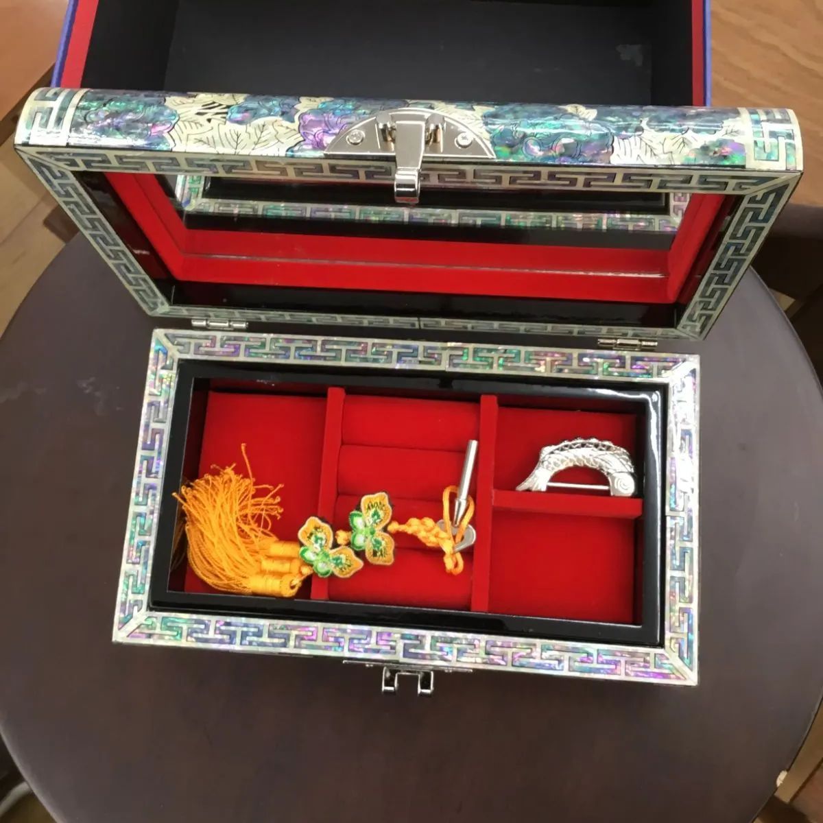 未使用品 韓国 螺鈿 鏡付きジュエリーボックス エキスパート藤沢辻堂店