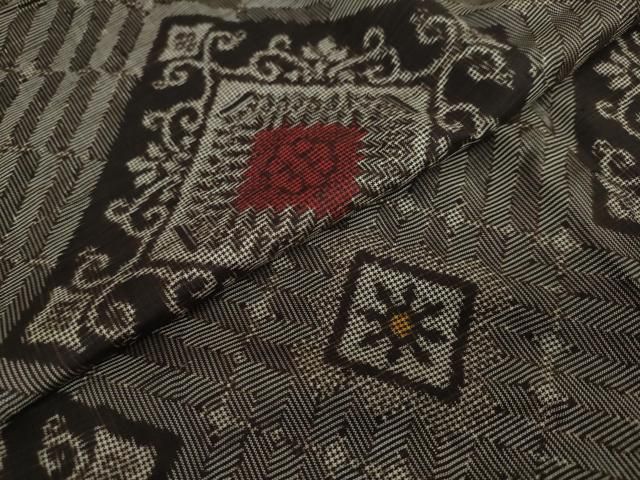 平和屋着物○本場大島紬 龍郷絣 花菱文 正絹 逸品 DAAW5105ud 平和屋着物