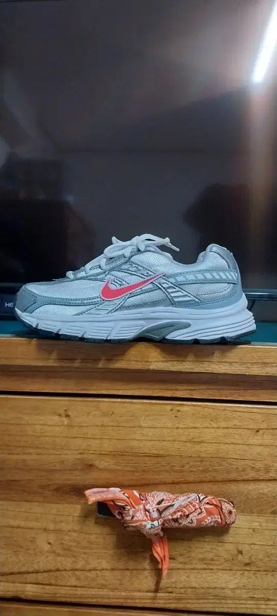 NIKE ナイキ 正規品 イニシ アイトール ランニングシューズ 235