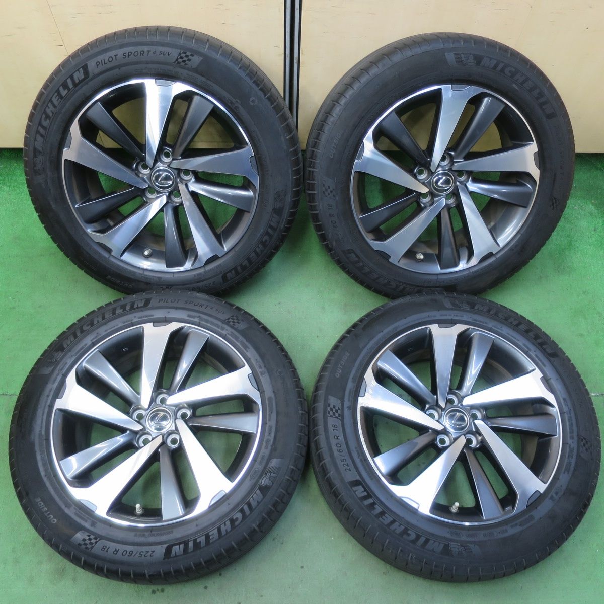 Lexus 225/60 R18 純正ホイールと空気圧センサー付き　スタッドレス 空気圧センサー付き☆レクサス NX バージョンL 純正 225/60R18
