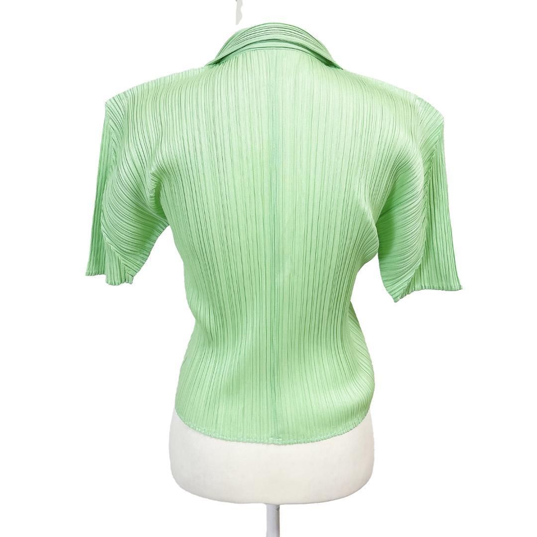 ライトグリーン