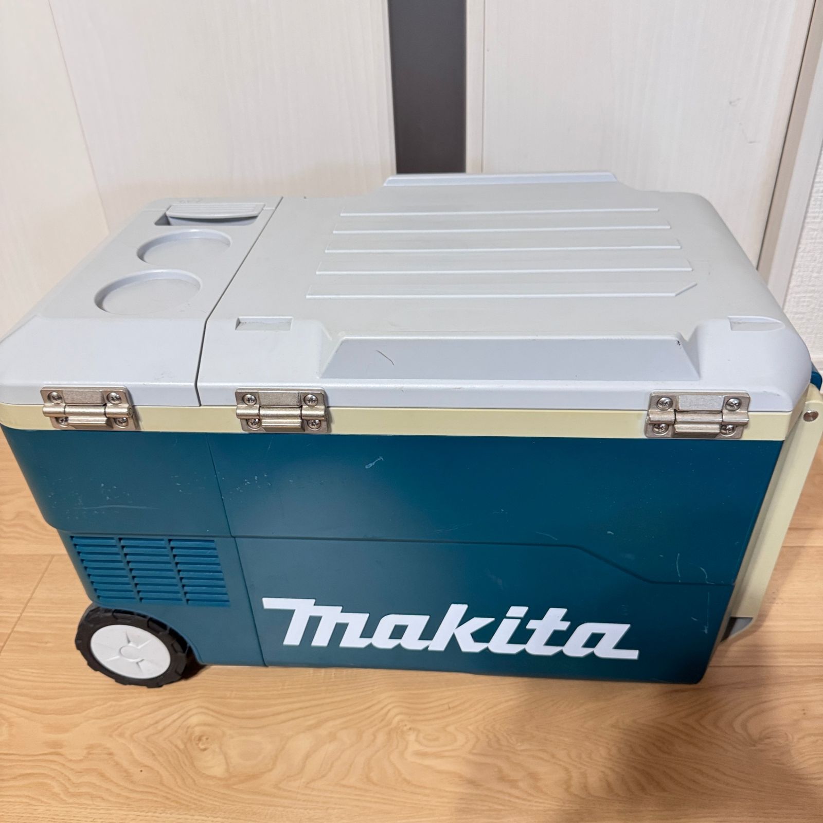 ☆動作確認済み Makita マキタ CW180D 18v 20L 充電式保冷温庫