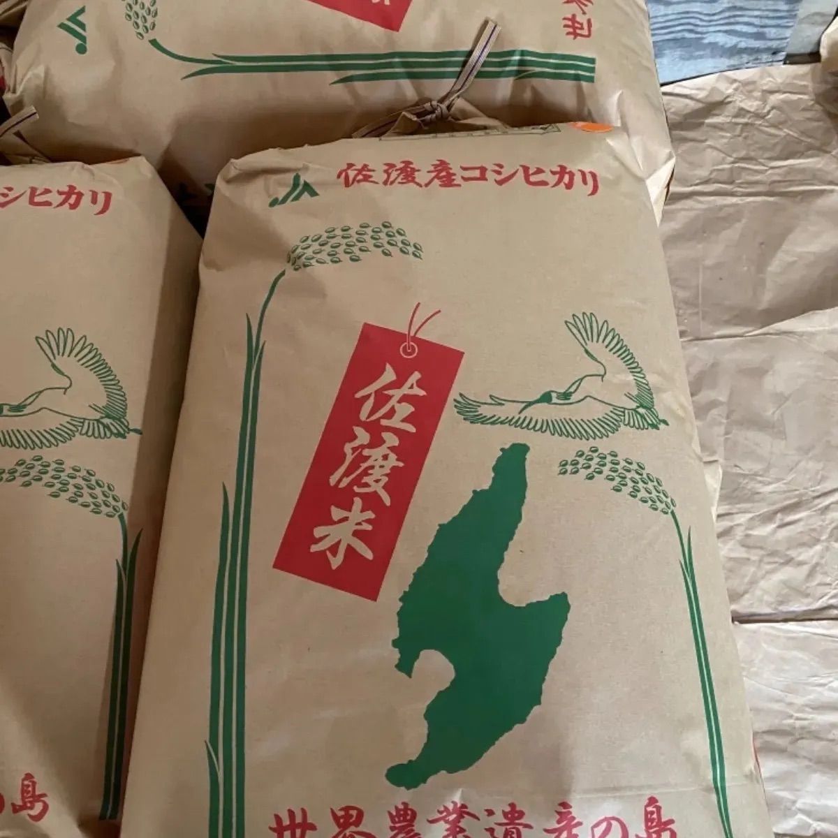 令和5年産 新潟佐渡産コシヒカリ 20キロ減農薬 農家直送 - 米