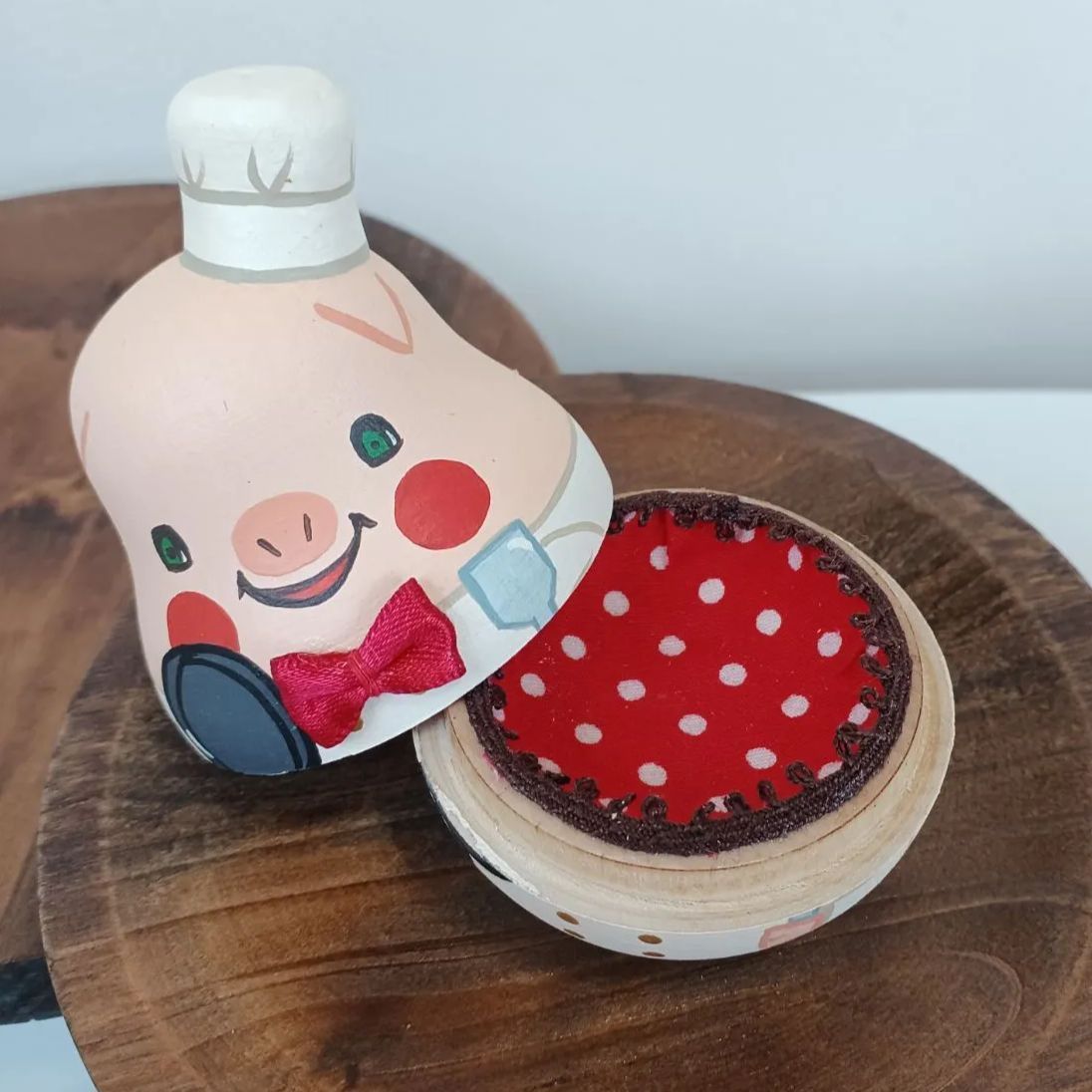 値下げ中！貴重 フランスKaspia マトリョーシカ風 キャビア入れ物 スプーン spilla 手作りマトリョーシカ/豚のコックさん小物入れ