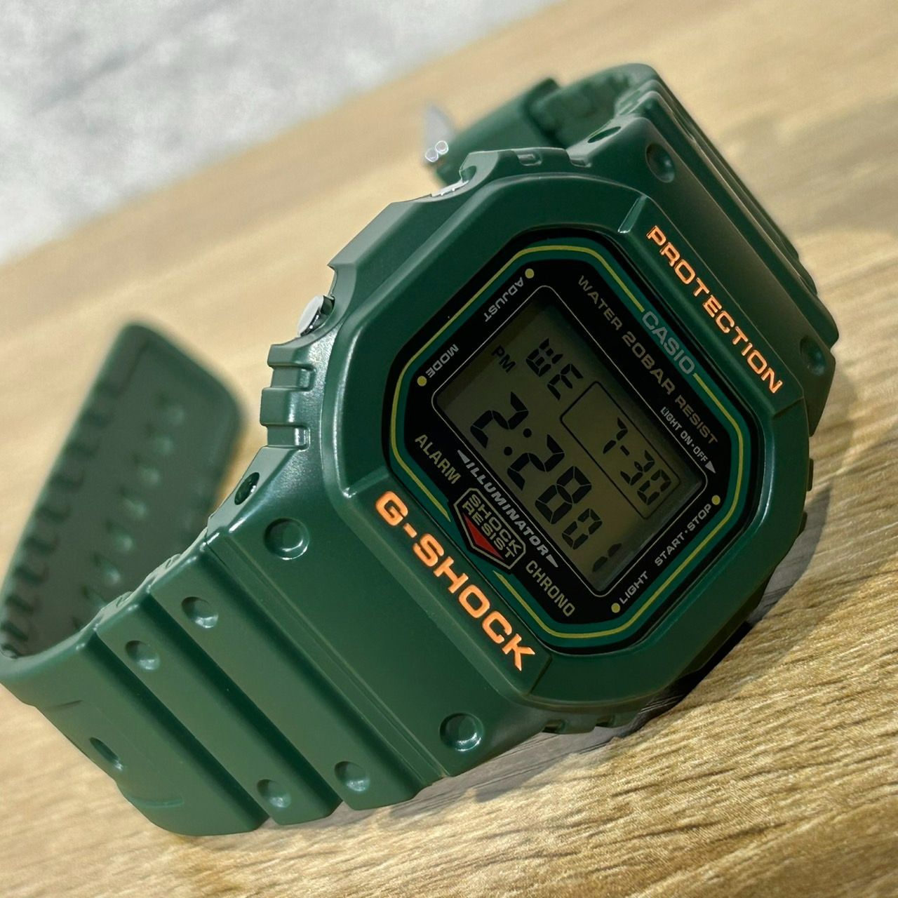 G-SHOCK DW-5600RB リバイバルカラー グリーン DW-5600RB-3 復刻グリーンスピード 初期カラーリバイバルモデル