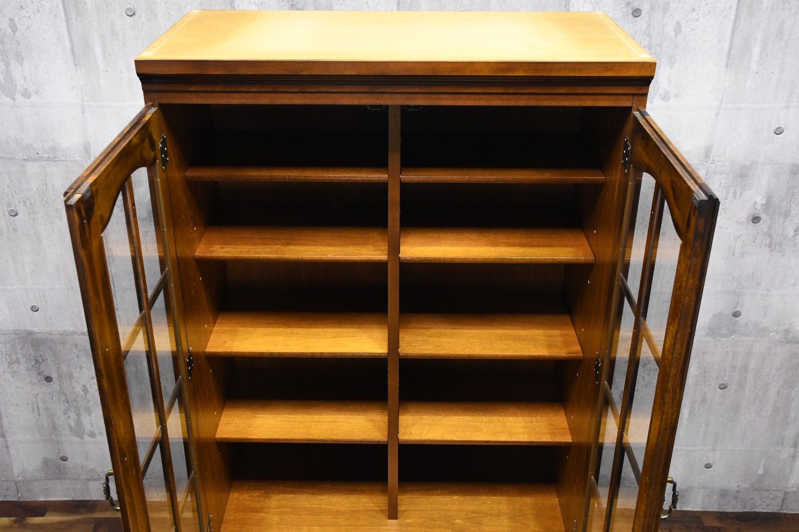 キッチンキャビネット