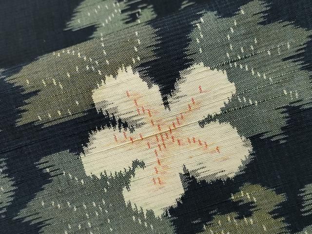 上質な紬 草花文