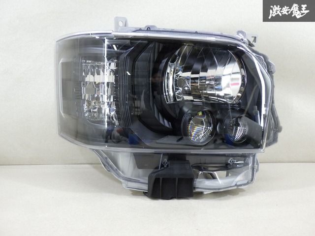 トヨタ 純正 加工品 200 系 ハイエース LEＤ ヘッドライト ランプ レンズ 　 右側　 インナー ブラック KOITO 26-137 刻印 【84】棚16-3