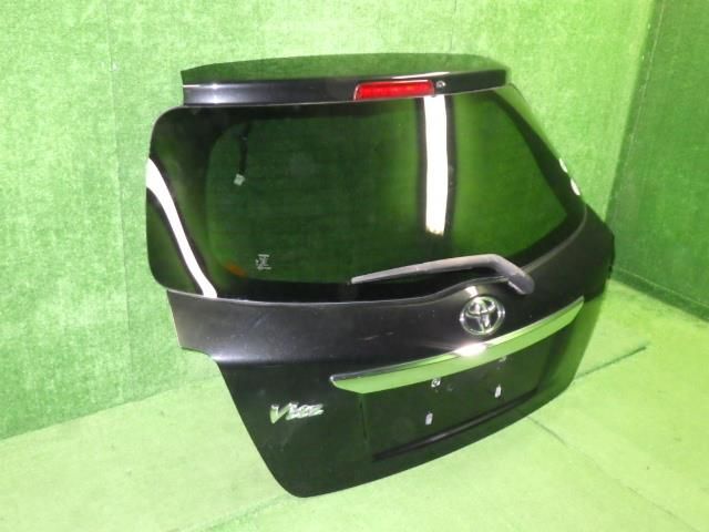 ヴィッツ DBA-KSP130 バックドアASSY 209 黒 熱線 ワイパー ハイマウント プライバシーガラス付 67005-52C20 68105-52620 9143