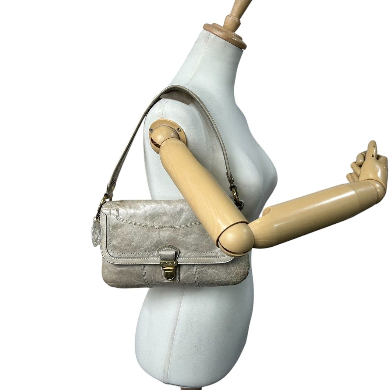 コーチ COACH ショルダーバッグ ハンドバッグ 肩掛け 2WAY レザー 本革 グレー系 ゴールド金具 レディース D1182-18160 斜め掛け可 エレガント クラシック カジュアル 通勤通学 普段使い s63 DECORATOM_COM_BR