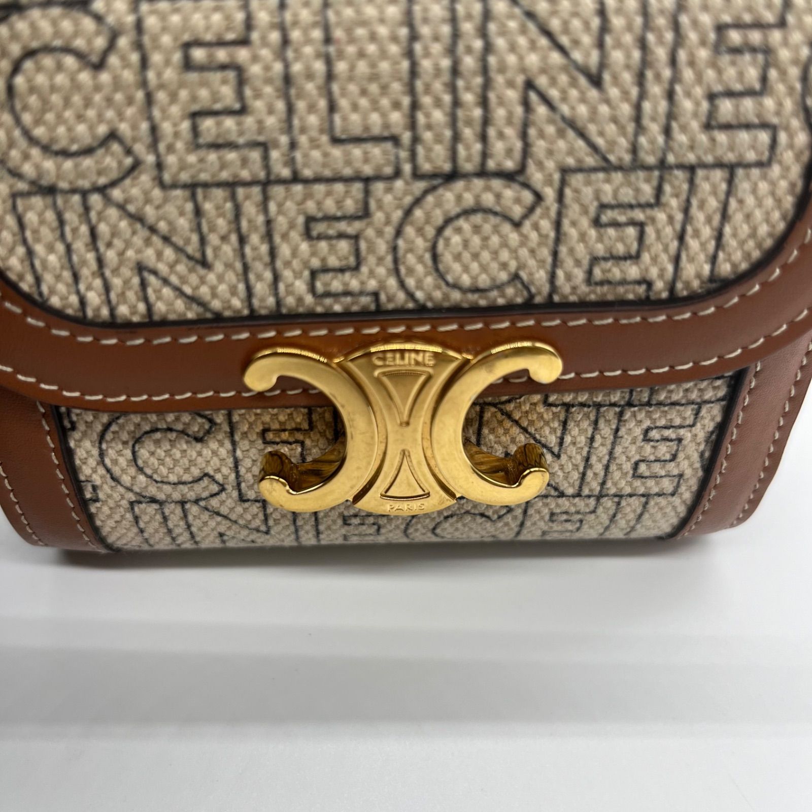 正規品/未使用に近い】CELINE スモールウォレット トリオンフ 全面CELINEプリント テキスタイル ナチュラル / タン 3つ折り財布  ベージュ×ブラウン テキスタイル スモールウォレット コンパクト 10D782ES1.02NT - メルカリ