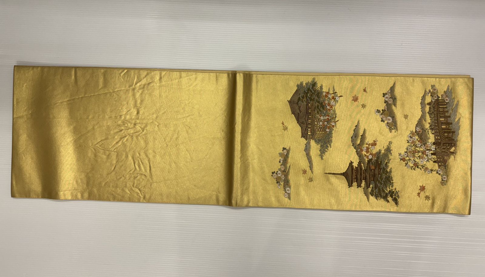希少品　西陣　廣裳佳苑　本金箔　京百景総絵図 希少品】西陣 廣裳佳苑 本金泥箔袋帯 京百景絵図 - メルカリ