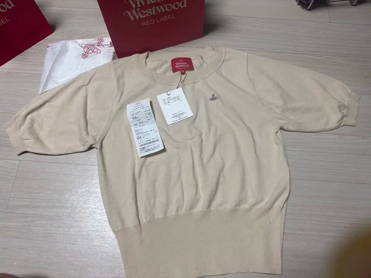 Vivienne Westwood(ヴィヴィアン・ウエストウッド) レッド