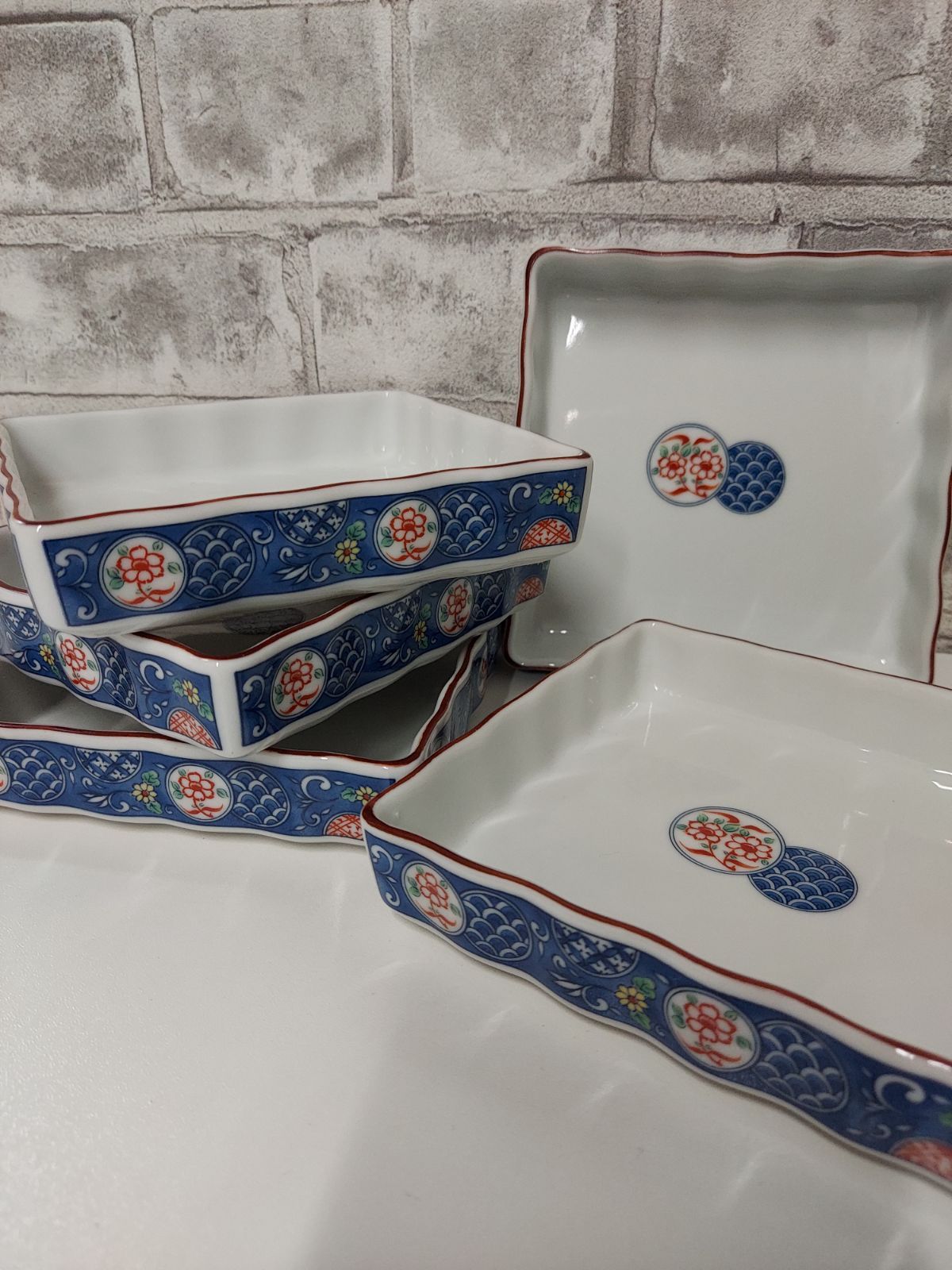 大吉窯 和モダン 15cm角皿 5枚セット 美濃焼 赤絵・染付 (年代物) 大吉窯 和モダン 15cm角皿 5枚セット 美濃焼 赤絵・染付 (年代