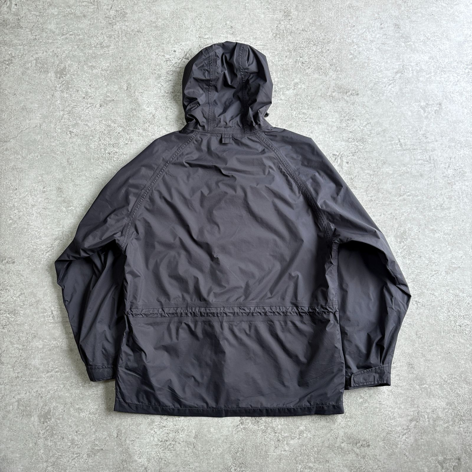 バスプロショップBass Pro Shopsナイロンジャケットフード収納