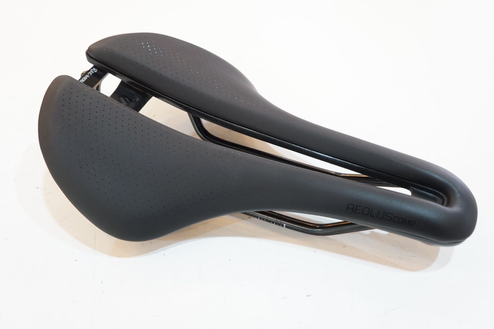 (未使用品)ボントレガー Aeolus Comp サドル 145mm ボントレガー Aeolus Comp サドル 145mm ボントレガー Aeolus Pro