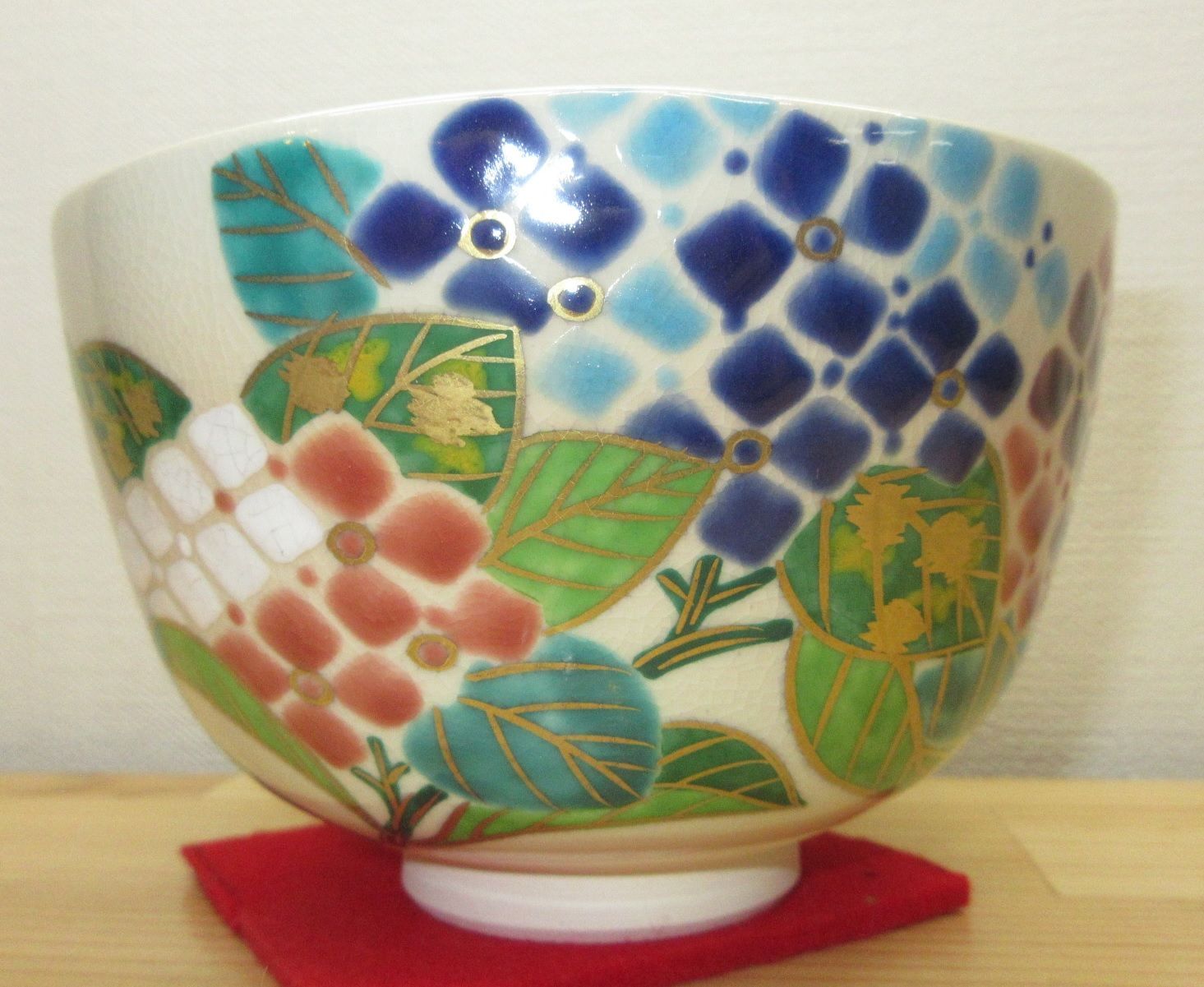 送料込【逢絢亭・新品】茶道具 茶碗 京焼 紫陽花の図 伊坂清香 紙箱入り 逢絢亭・新品茶道具 茶碗 京焼 紫陽花の図 伊坂清香 紙箱入り 楽天