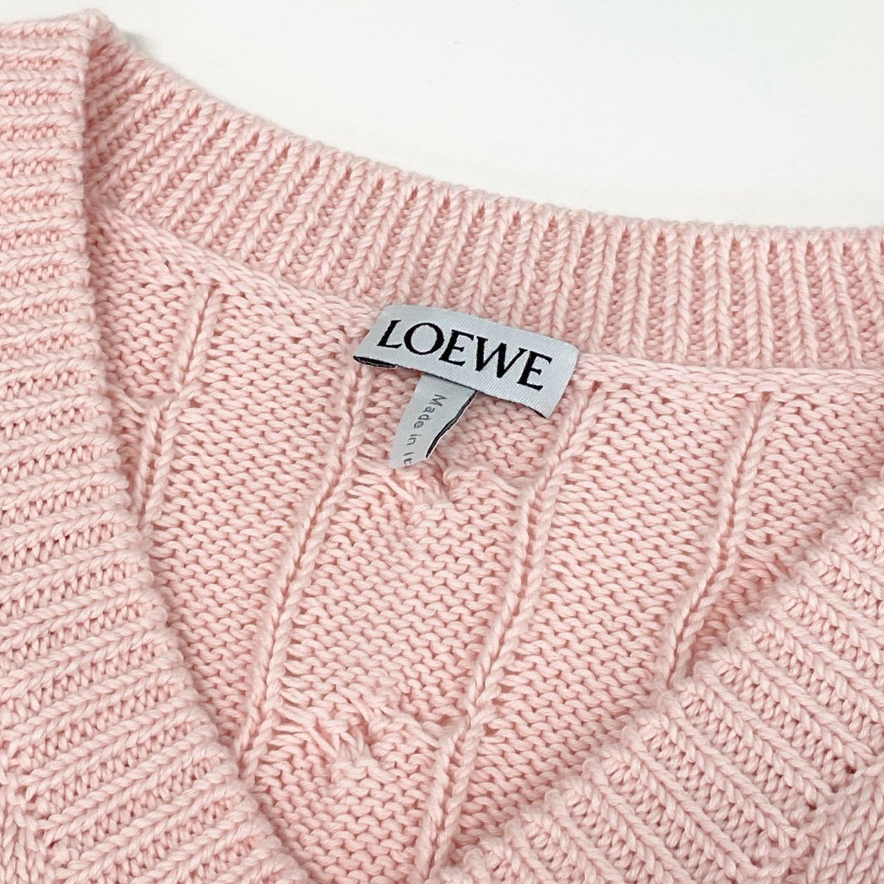 84e30 《未使用保管品》 タグ付 LOEWE ロエベ アナグラム ロゴ