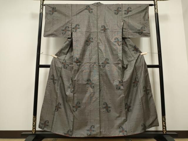 平和屋着物○本場大島紬 白大島 9マルキ 露芝舞花文 正絹 逸品