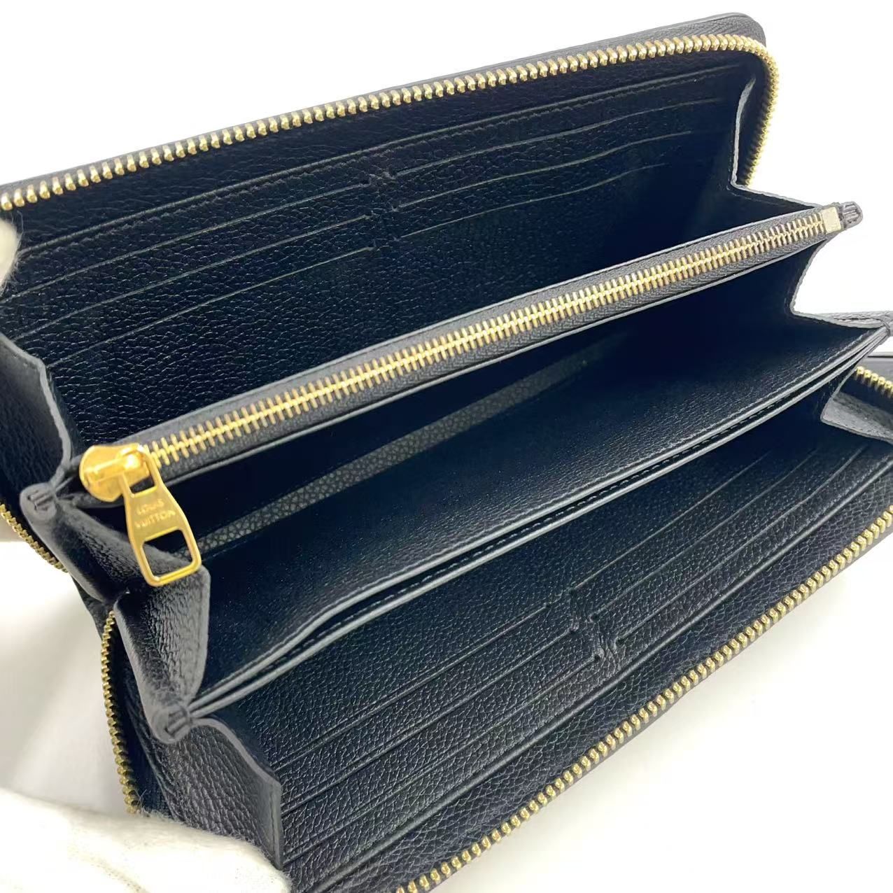 ジッピーウォレット バイ