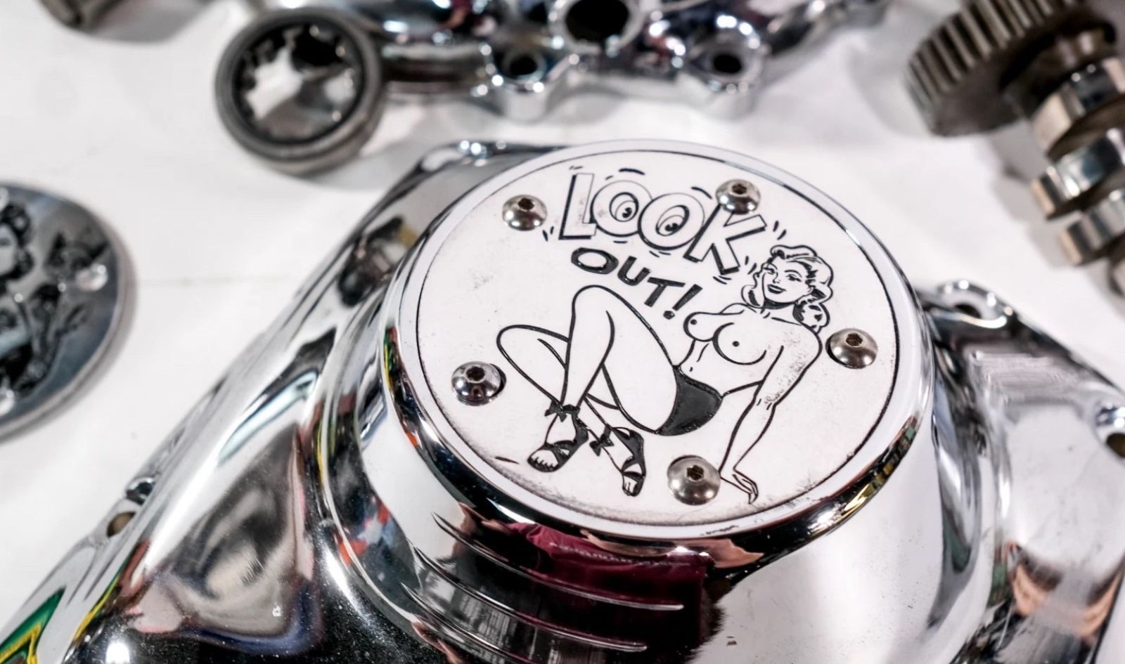 ハーレー ピンナップ ガール ポイントカバー エンジン ショベル ナックル チョッパー サバイバー スポーツスター エボ ソフテイル アイアン パンヘッド J11422