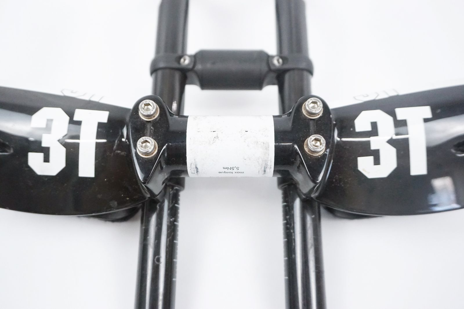 3T 「スリーティー」 AURA PRO φ31.8 400mm ハンドル / バイチャリ大宮