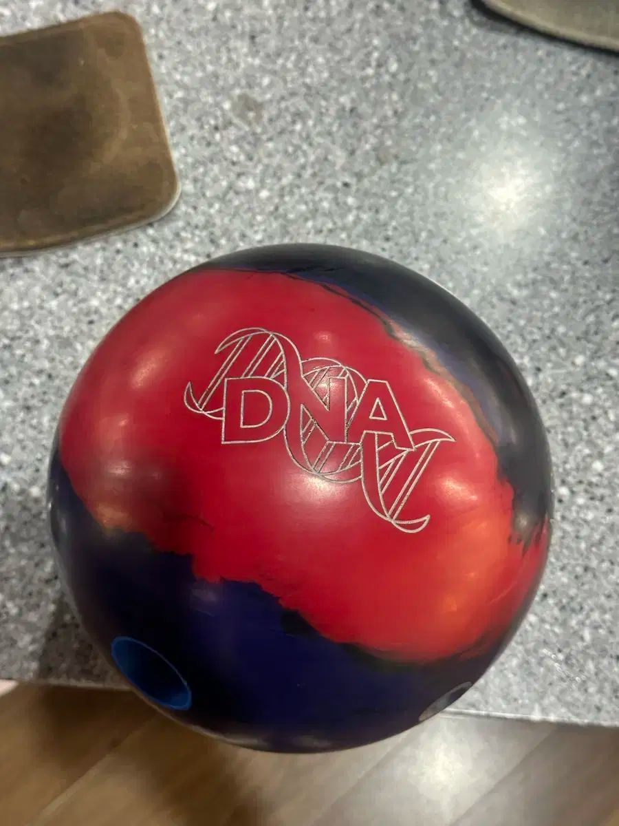 フィジックス マエストロ ボウリング ボール スポーツ ストーム PHYSIX