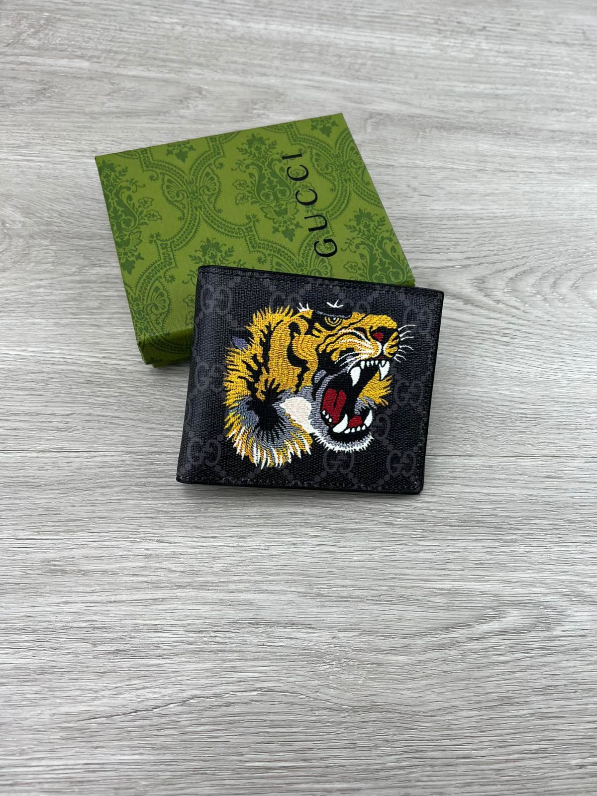 極美品✨GUCCI グッチ 二つ折り財布 タイガー 虎