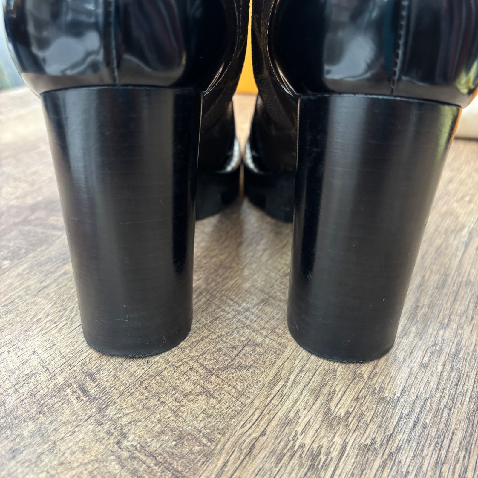 ショートブーツ