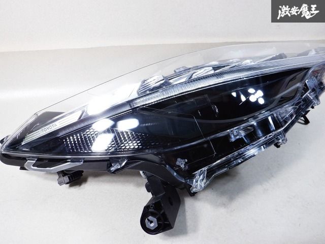 業者出品』トヨタ カローラクロス ZVG11 ZVG15 ZSG10 純正 右