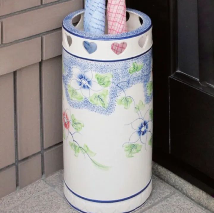 ハンドペイント陶器傘立て 花柄 ハート形透かし模様 - メルカリ
