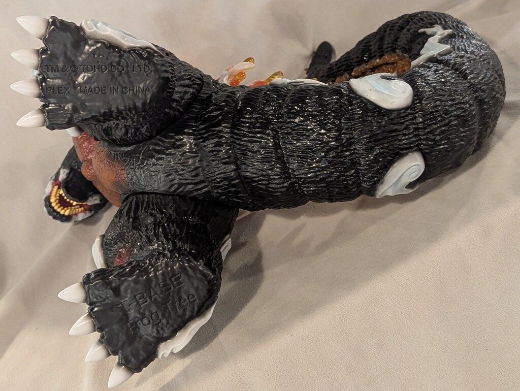 T-BASE GODZILLA VINYL ART BURNING COLLECTION Frog Tree