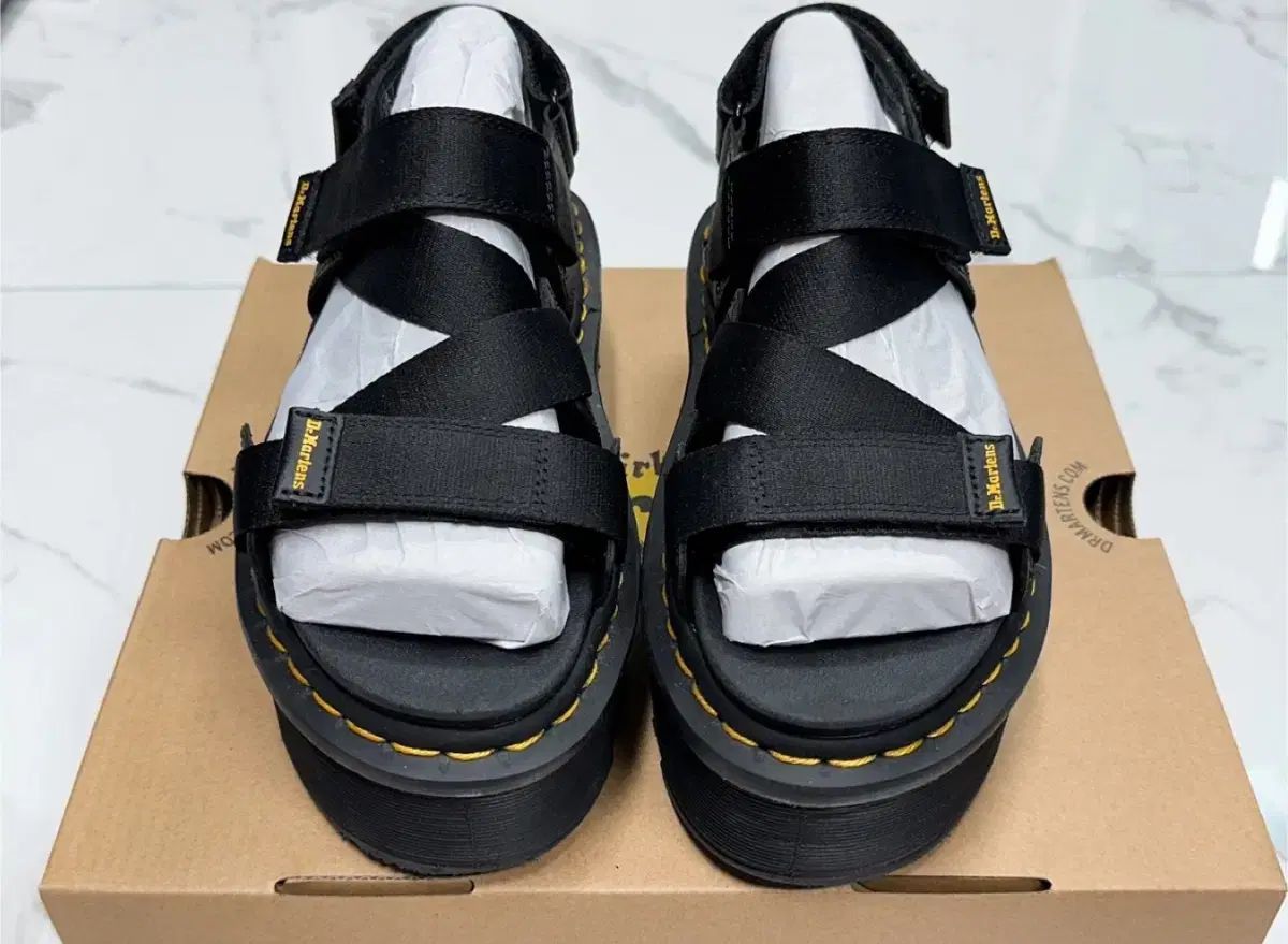 DR. MARTENS ドクターマーチン サンダル キンバー 2 230