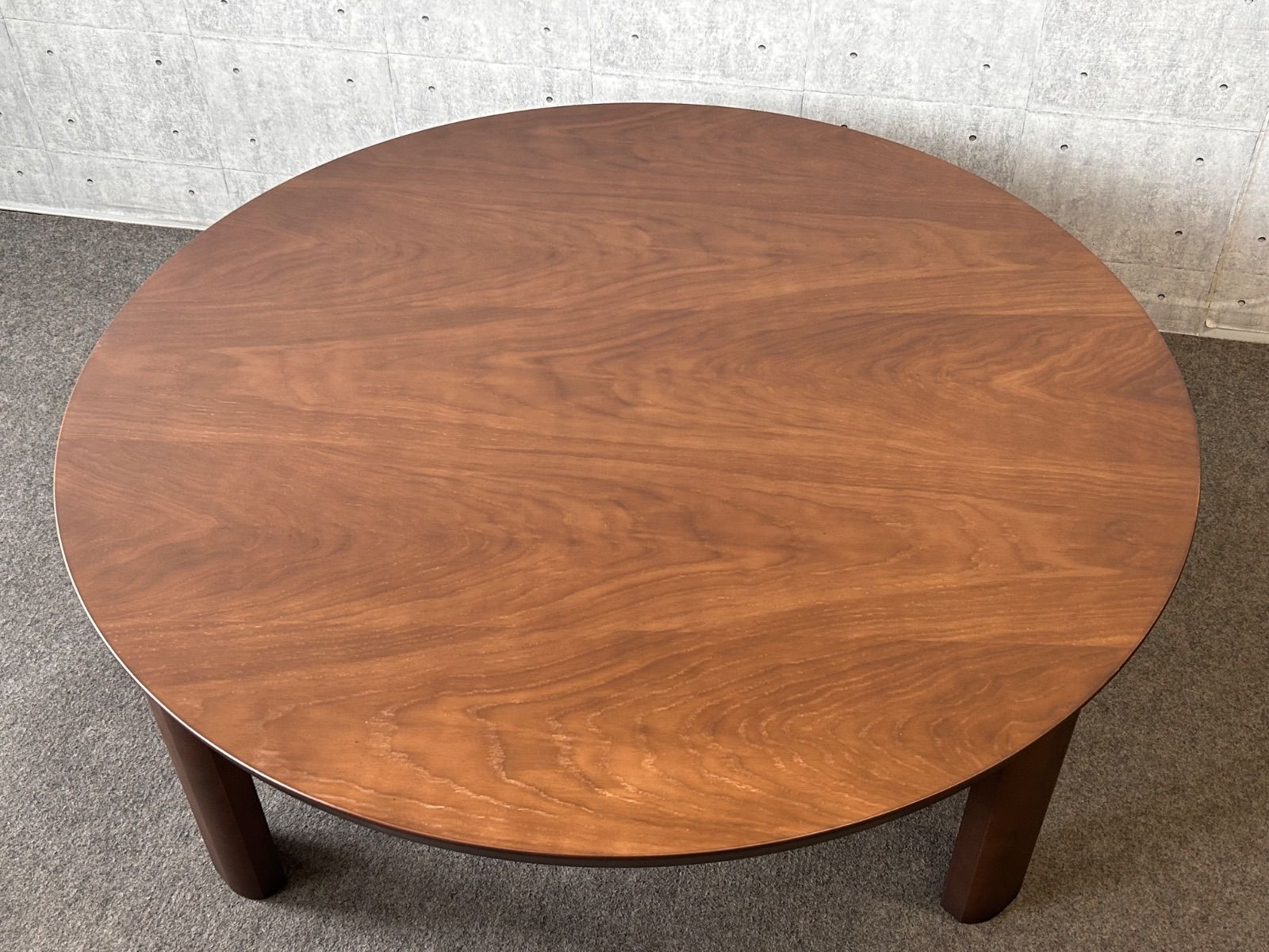 円形 アウトレット