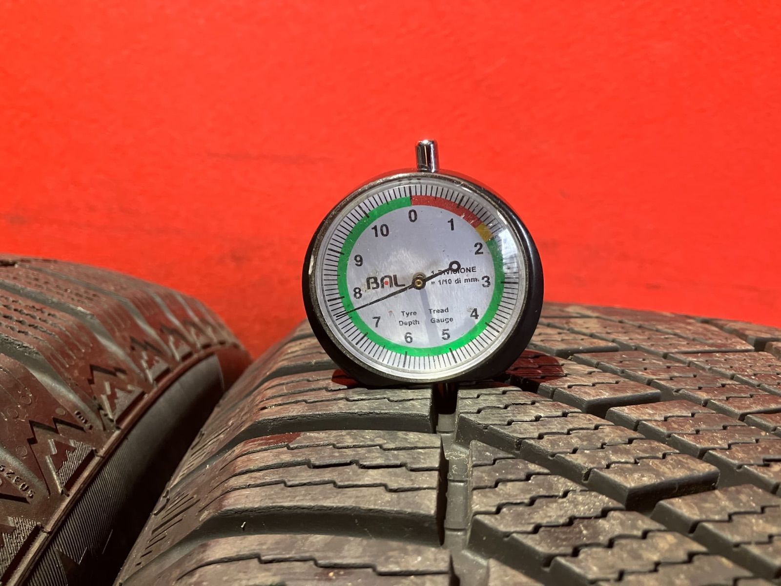 スタッドレスタイヤ 255 55R20 Continental ContiVikingContact6 4本SET