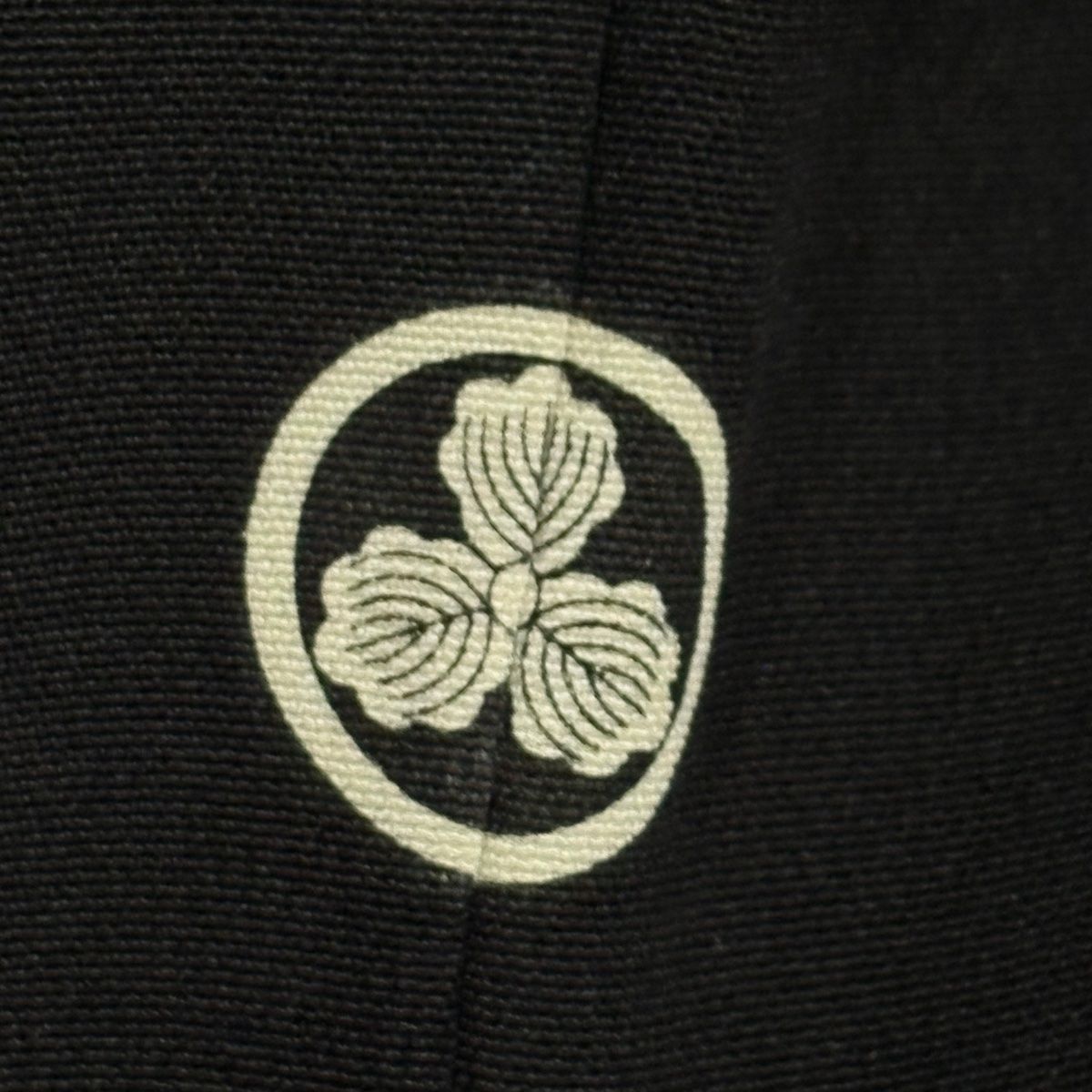 平和屋着物○豪華黒留袖 作家物 駒刺繍 総刺繍 孔雀花文