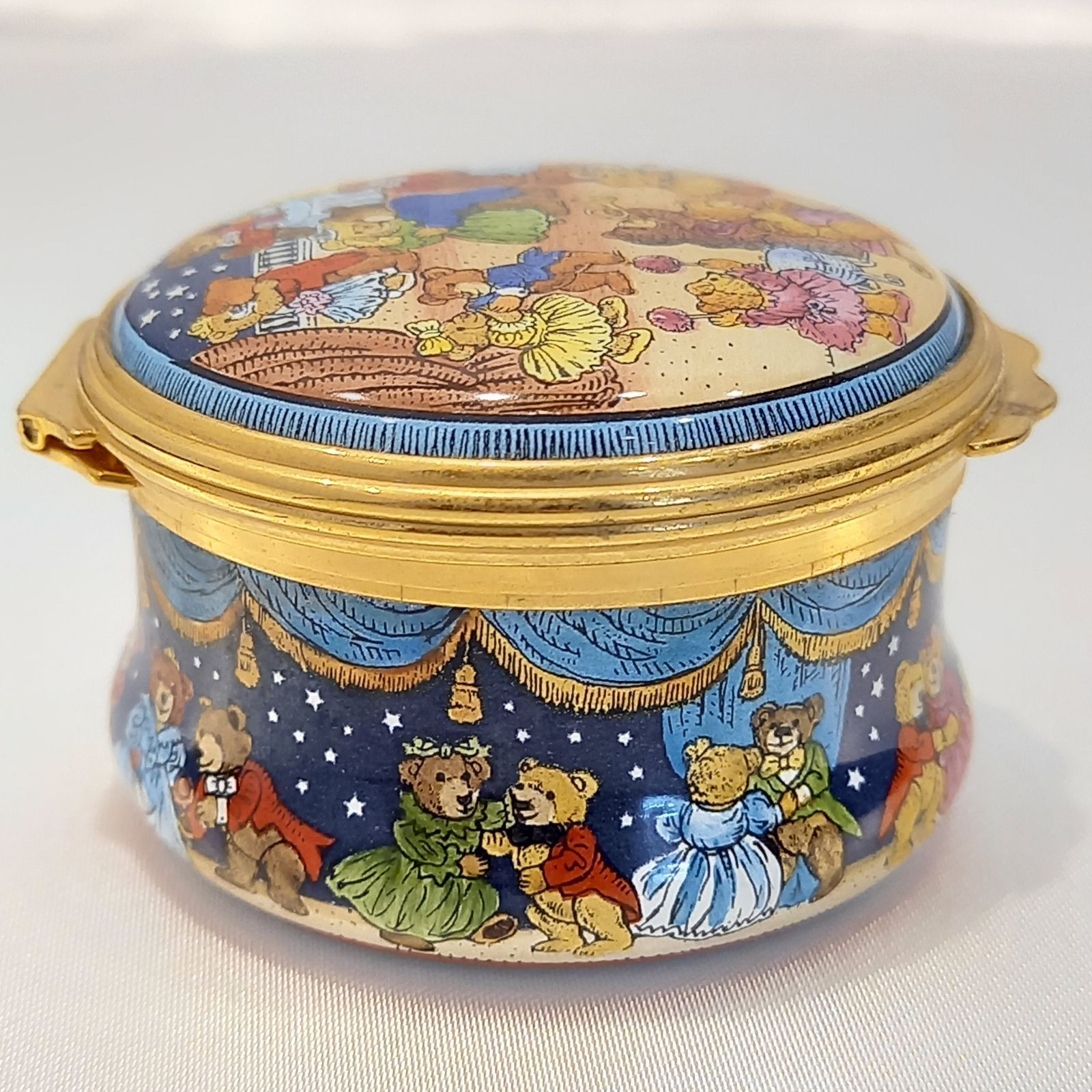 ハルシオンデイズ テディベア パーティー 箱あり 小物入れ ピルケース 新品 ハルシオンデイズ テディベア パーティー 箱あり 小物入れ