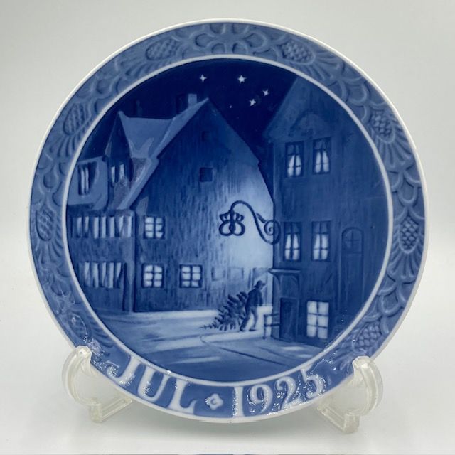 ロイヤルコペンハーゲン イヤープレート 1925年 「Street Scene from