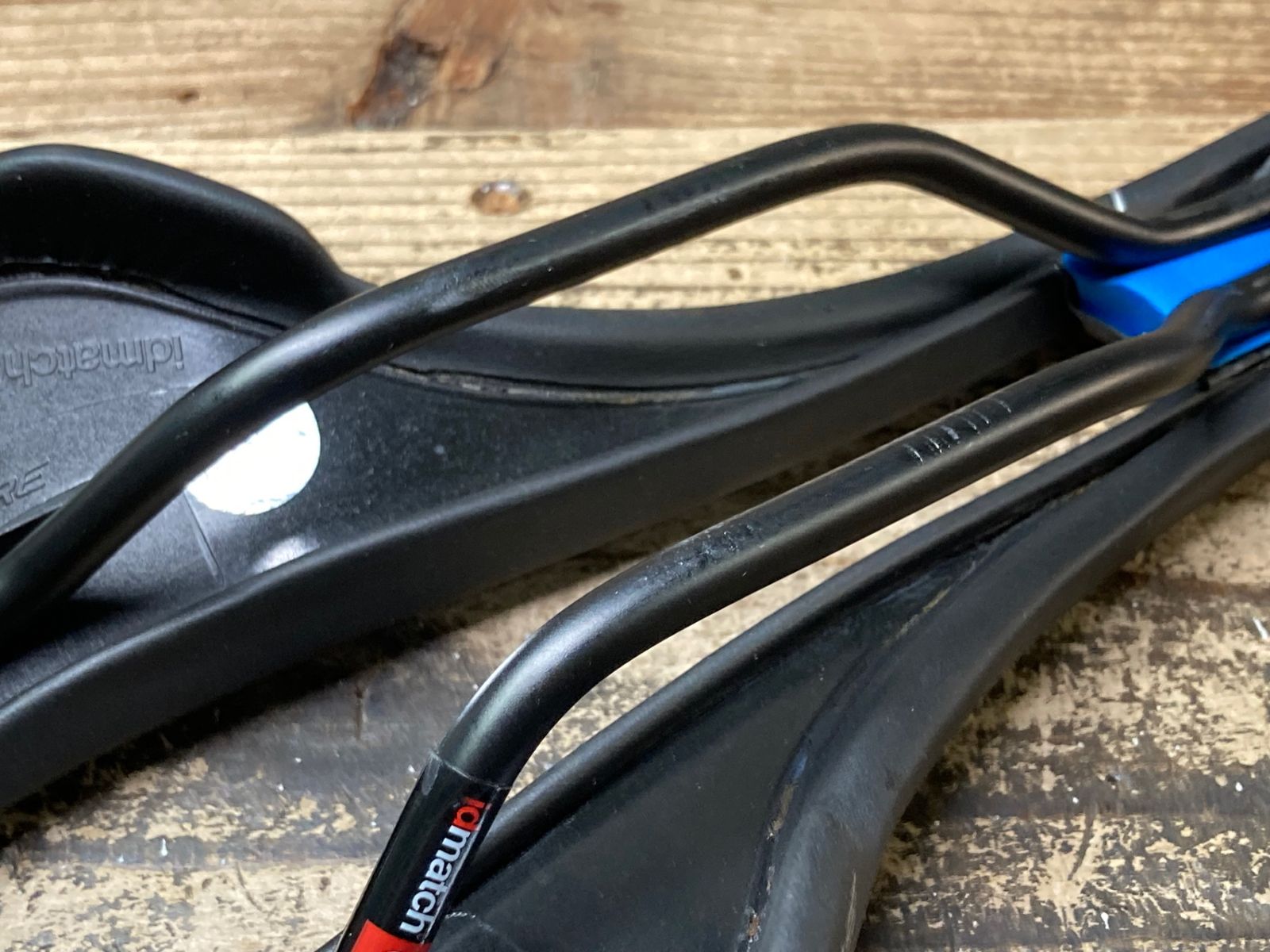 黒 MANGANESEレール