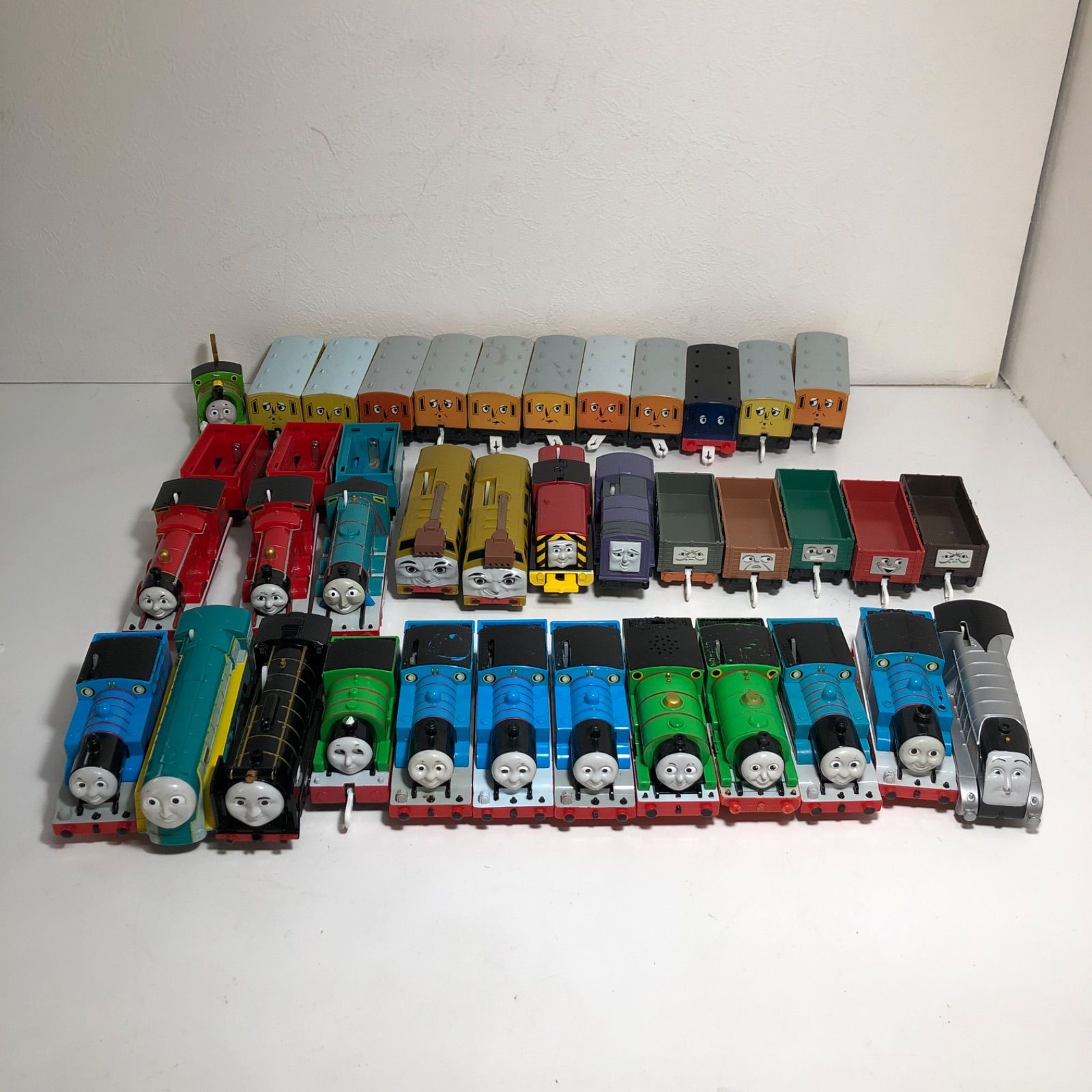 ☆TOMY 機関車トーマス プラレール 列車、貨車 36台まとめ売り