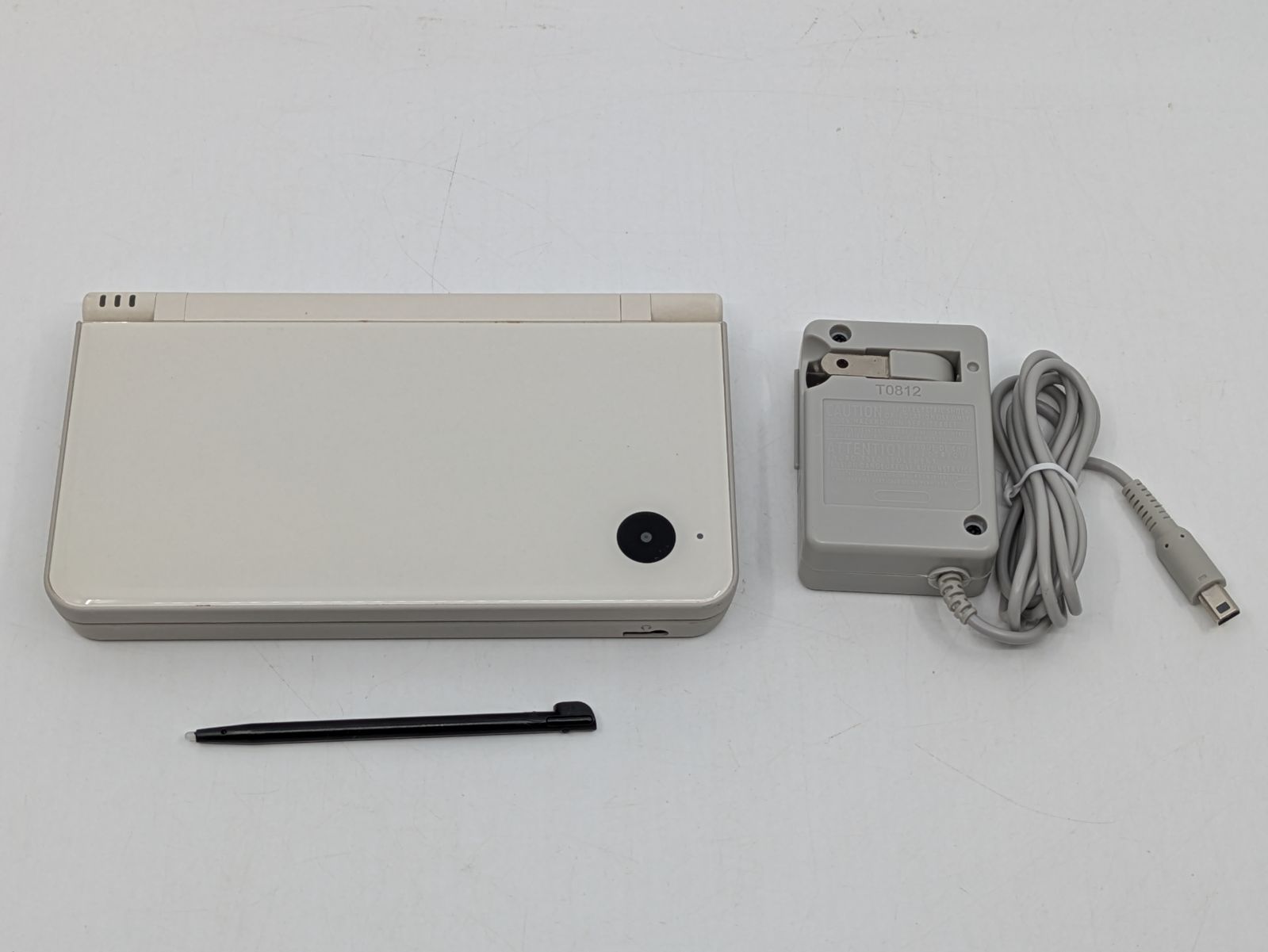 ニンテンドーDSILL ナチュラルホワイト 5713