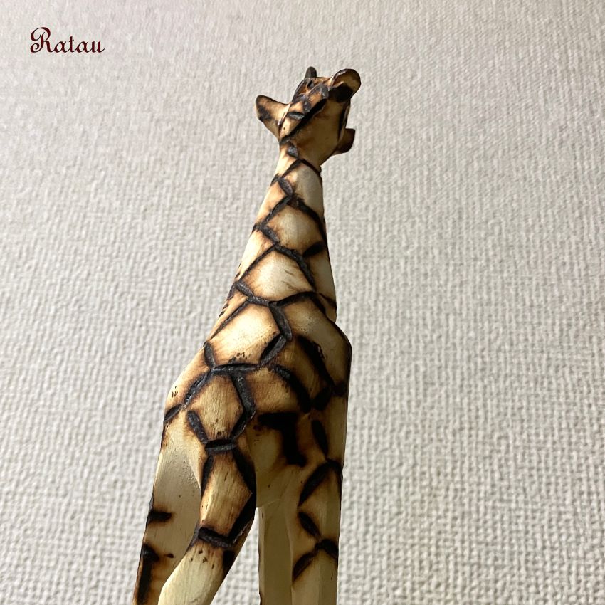 ジンバブエ産の手彫り彫刻　キリン 置物 動物オブジェ キリン ジンバブエ 木彫動物 大 天然木 手作り 再