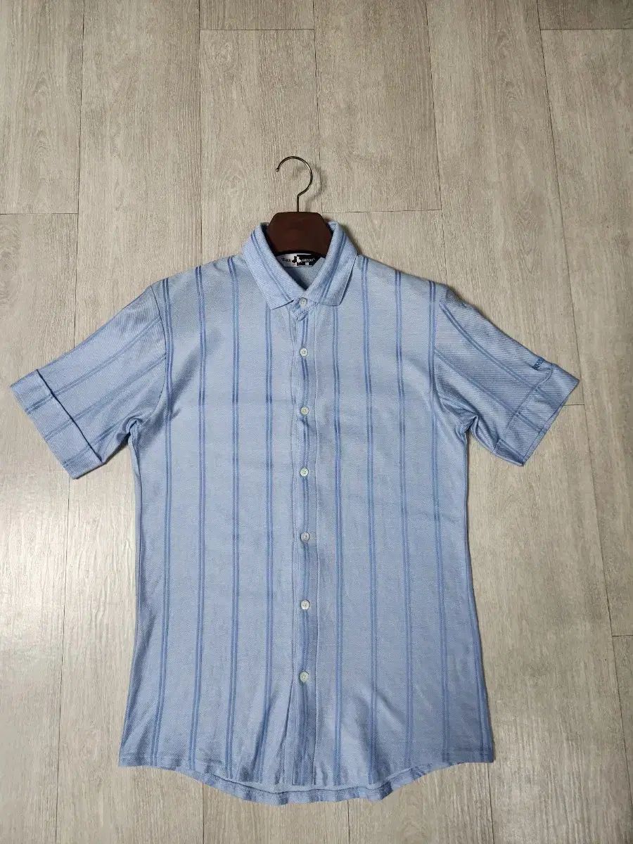 新服レベル ブラックアン ホワイトゴルフメンズシャツ 95
