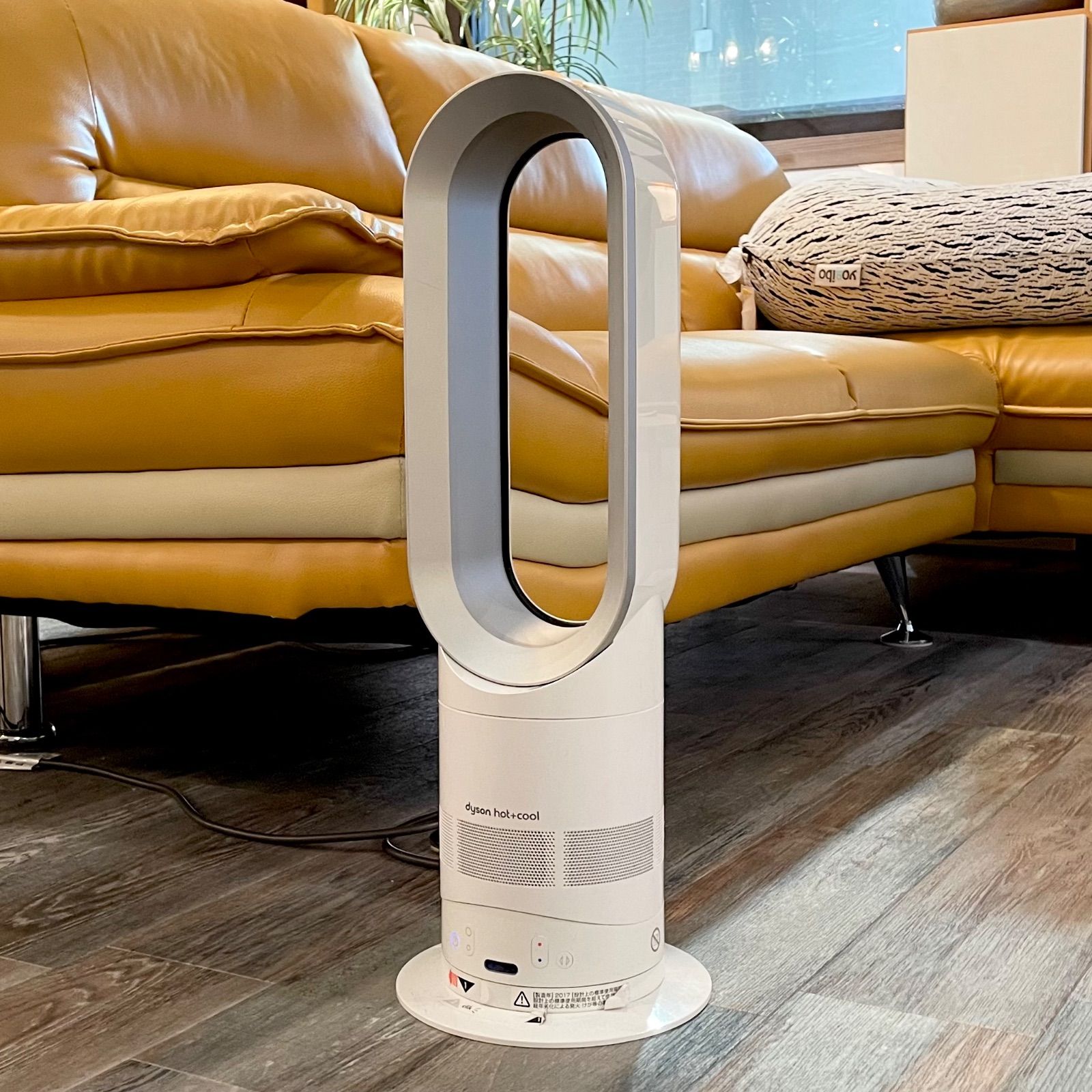 ダイソン am09 ファンヒーター 2017年 リモコン付き ○ダイソン ファンヒーター○AM09○Hot + Cool○dyson
