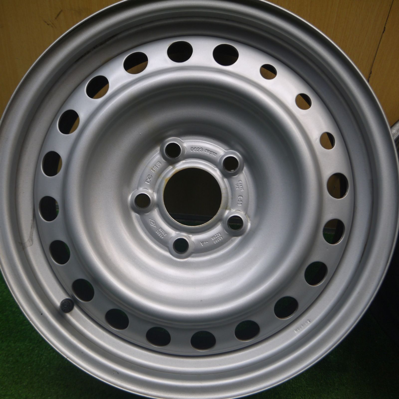 送料無料] 新車外し☆ルノー カングー 純正 スチール ホイール 16