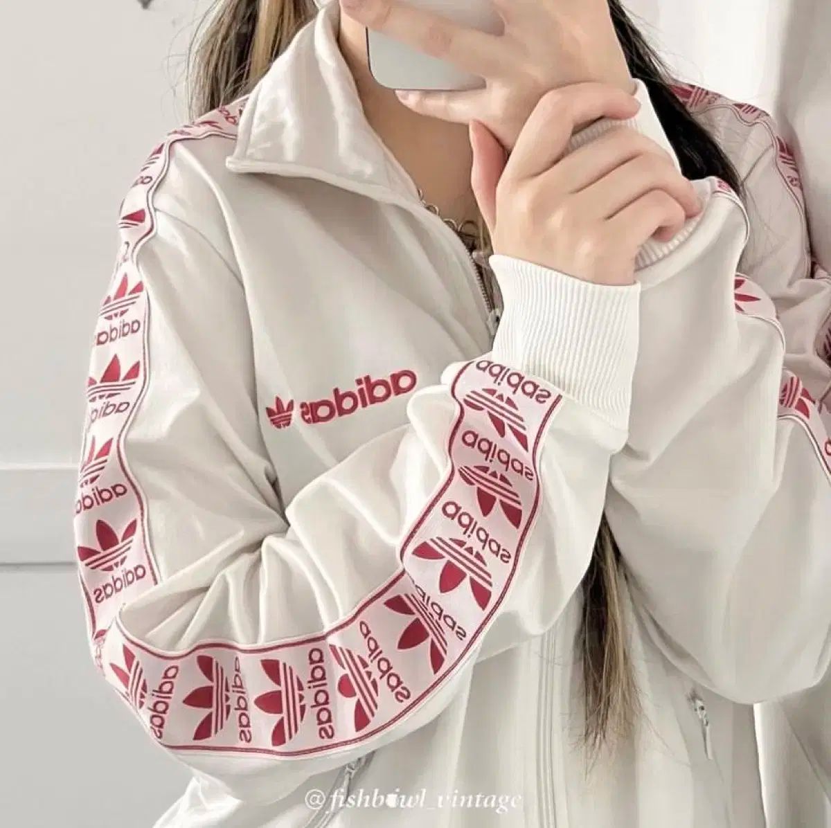 adidas(アディダス) 白い歯 必須アイテム サイドロゴ ジャージ レア・レーテルム・フィッシング・ポート stc ソンベイビーベアシティ