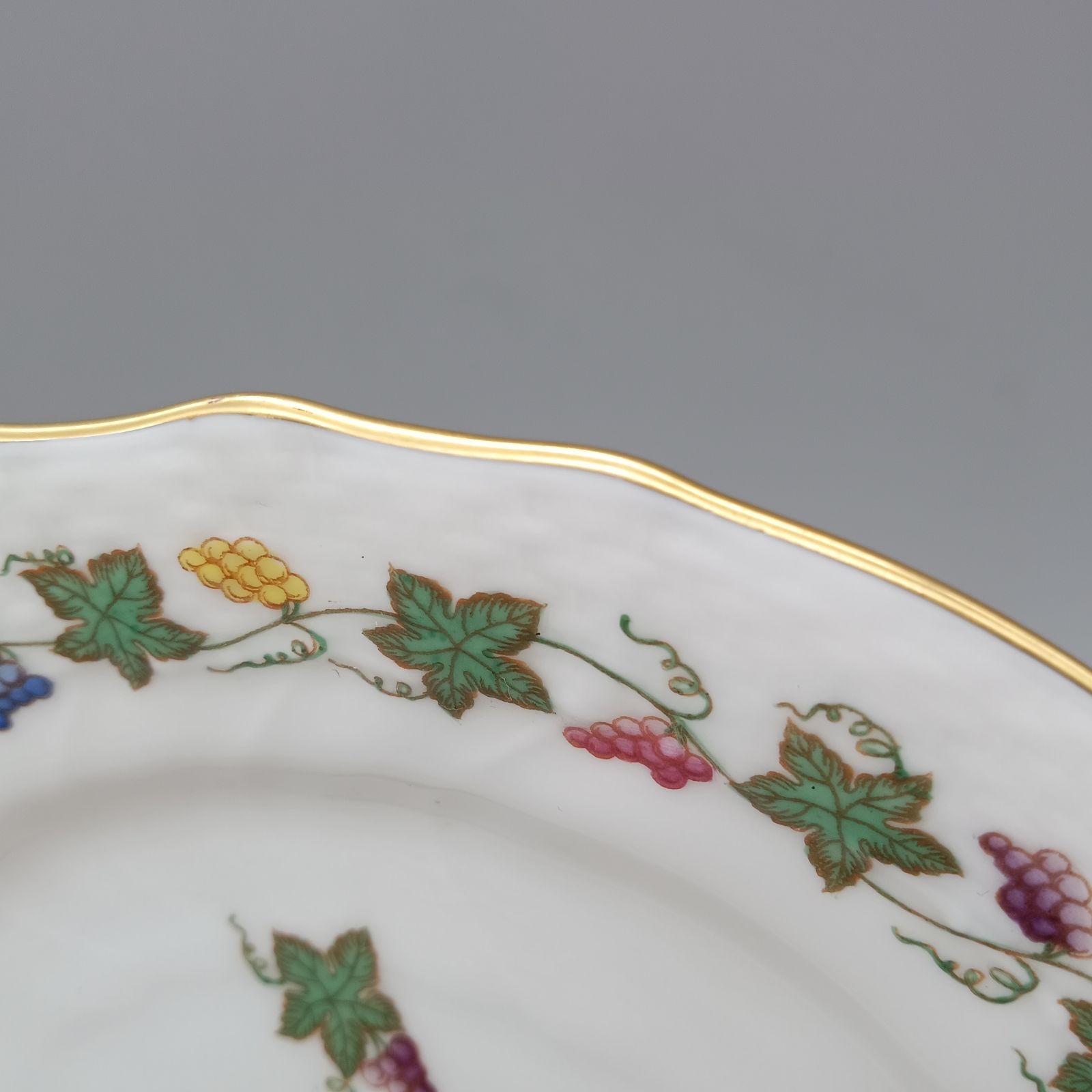 ヘレンド プレート 16cm パン皿 ワインリーブ SZGV 多彩色 1枚 - メルカリ