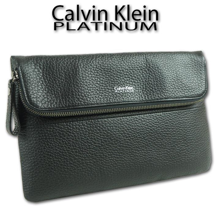 ★Calvin Klein 収納たっぷりのメンズ軽量型ビッグロゴセカンドバッグ