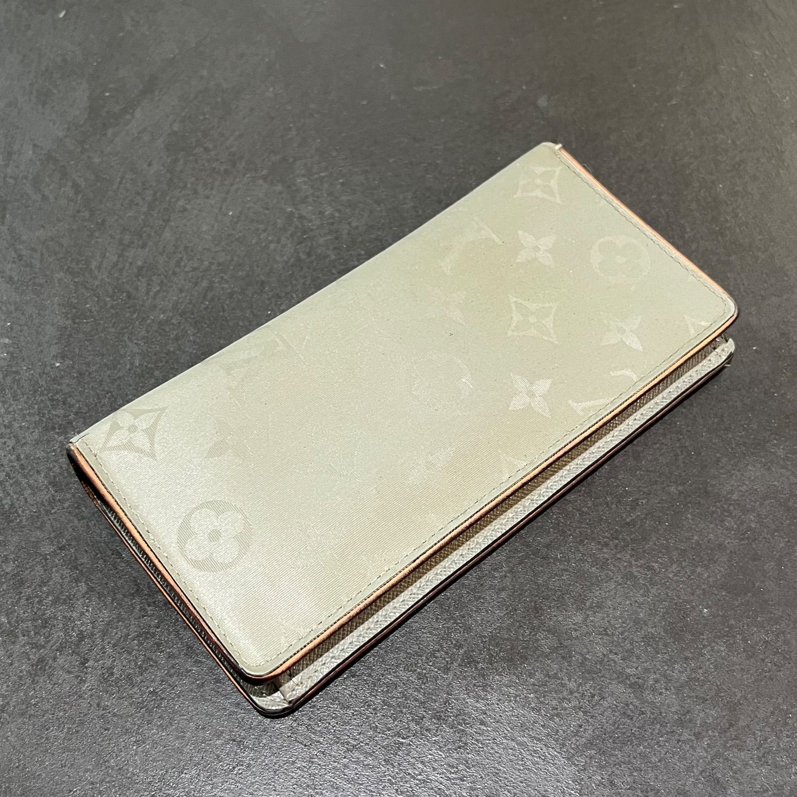 LOUIS VUITTON モノグラム チタニウム ポルトフォイユ ブラザ 財布 長財布 ルイヴィトン 1142M4