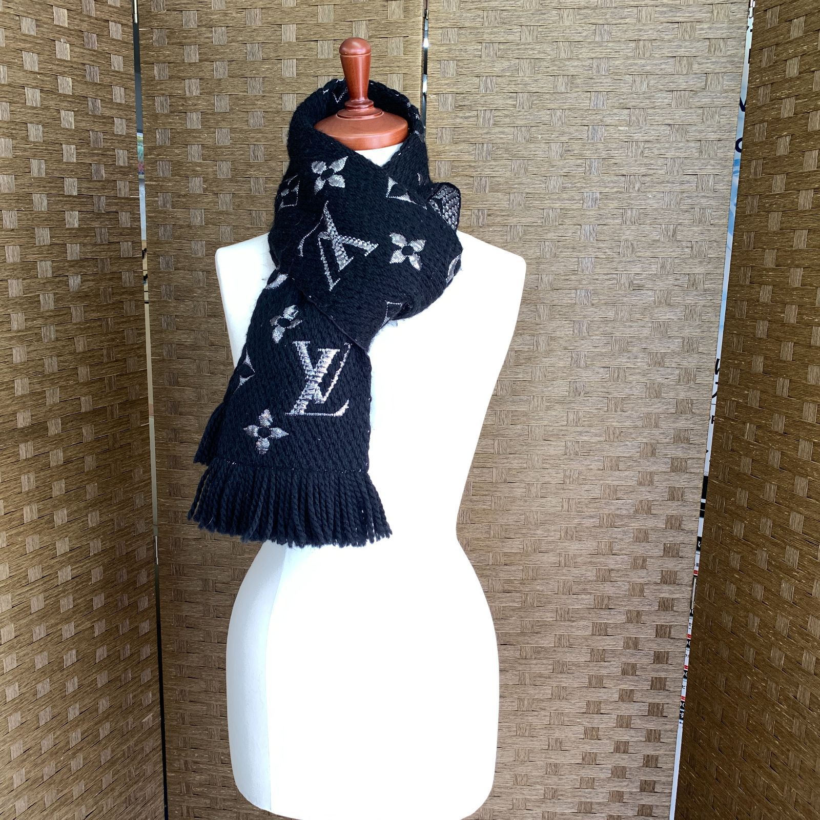 Louis Vuitton エシャルプ ロゴマニア マフラー モノグラム 黒 ルイ